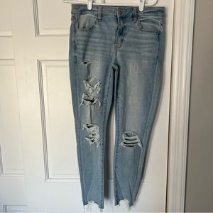 NWT American Eagle Size 10 short, Next Level Stretch Low Rise Ripped Jegging